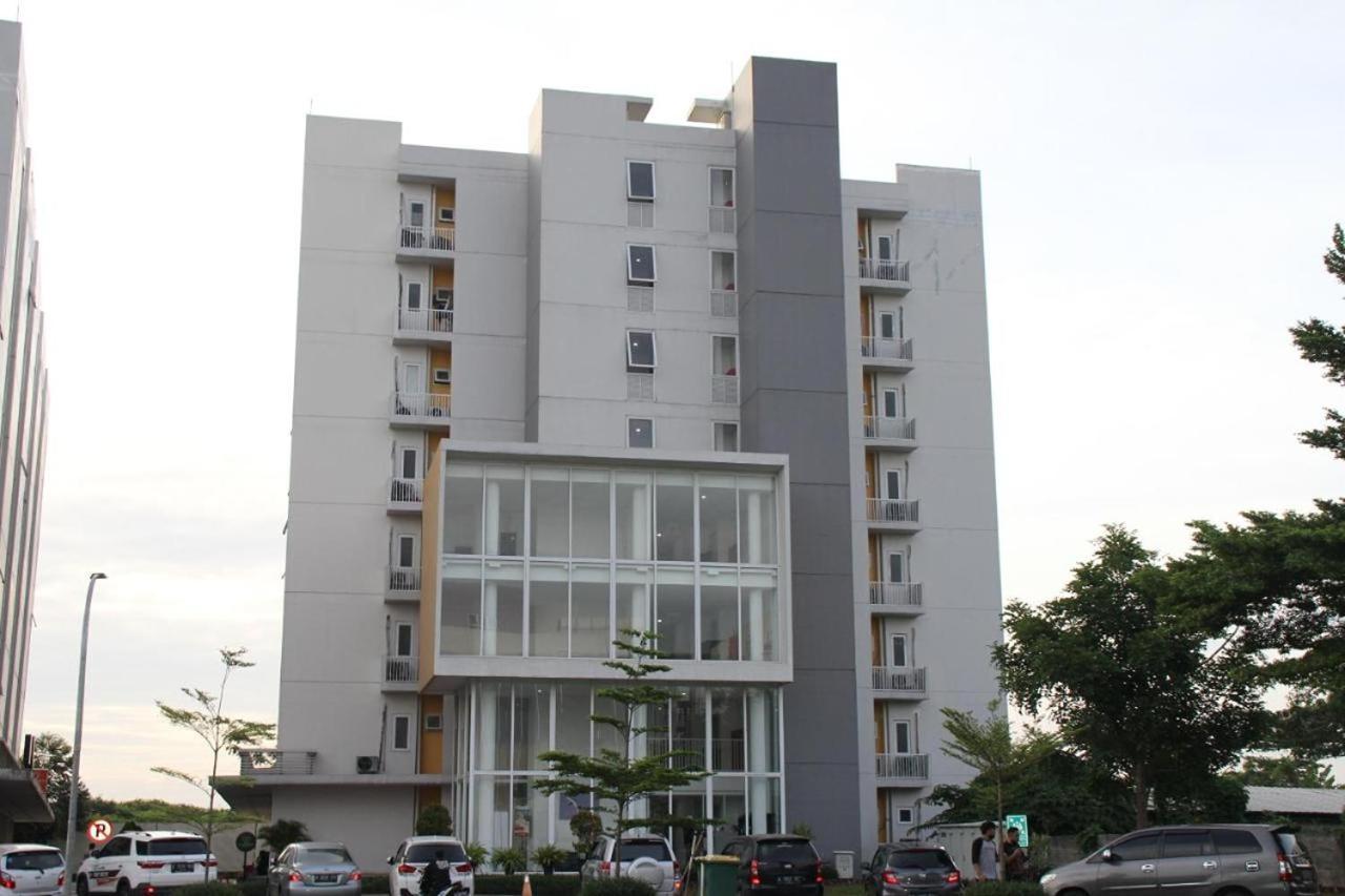 Barata Hotel Near Bandara Soekarno Hatta Τάνγκερανγκ Εξωτερικό φωτογραφία