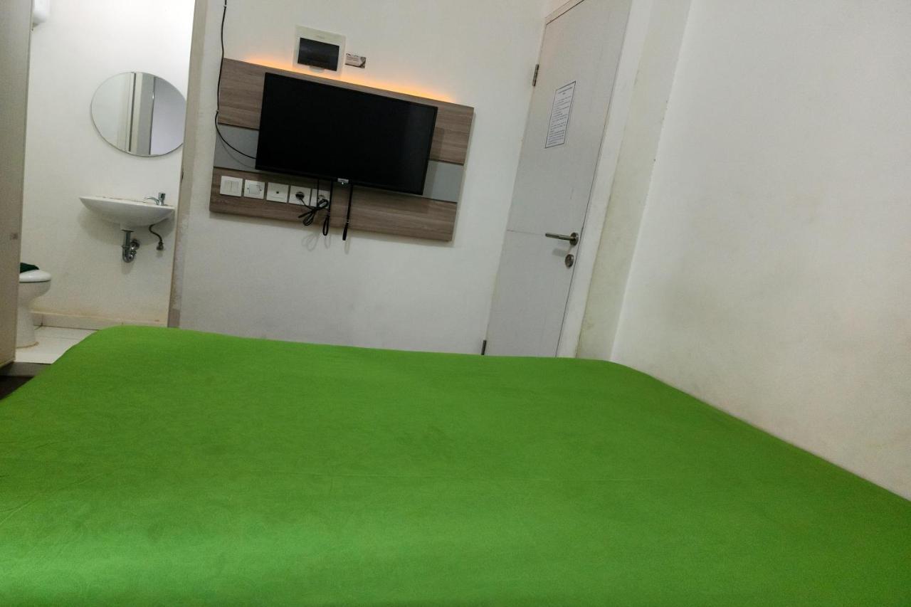 Barata Hotel Near Bandara Soekarno Hatta Τάνγκερανγκ Εξωτερικό φωτογραφία