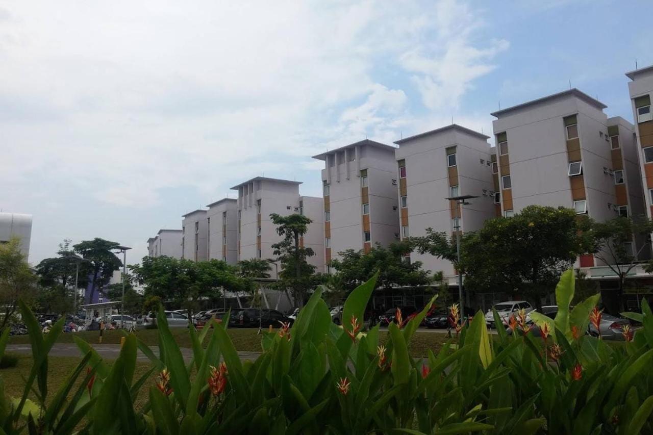 Barata Hotel Near Bandara Soekarno Hatta Τάνγκερανγκ Εξωτερικό φωτογραφία