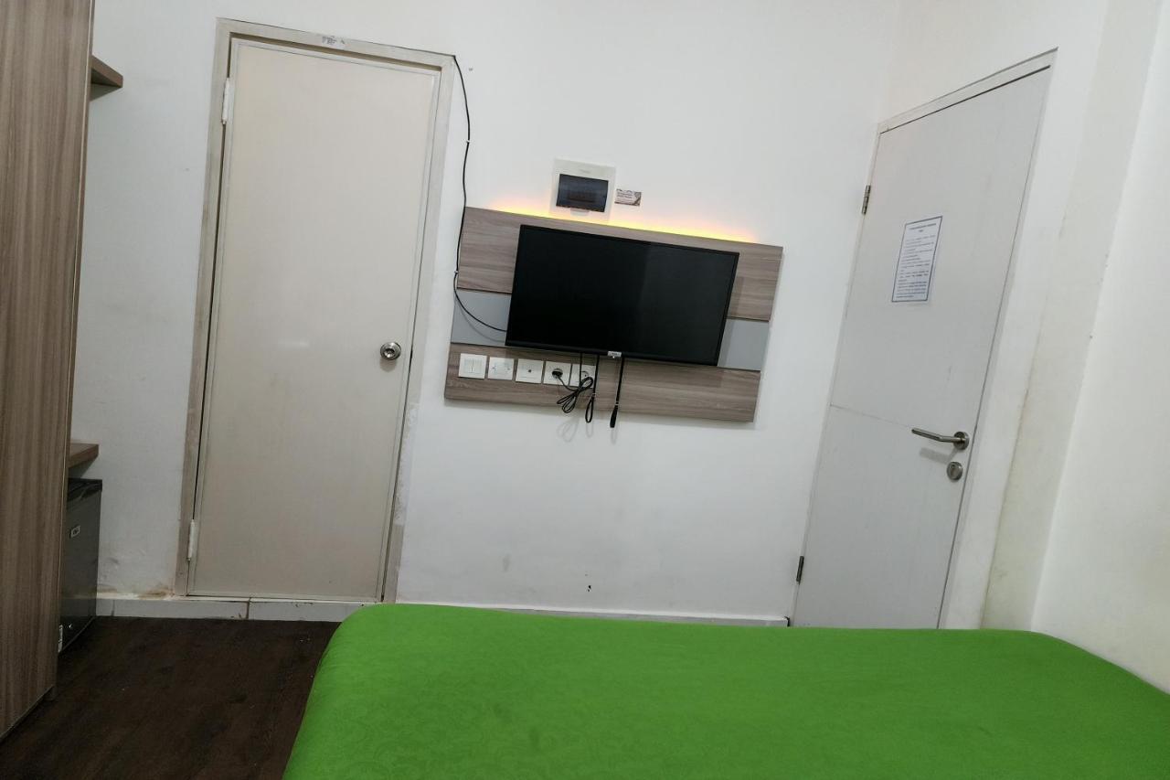 Barata Hotel Near Bandara Soekarno Hatta Τάνγκερανγκ Εξωτερικό φωτογραφία