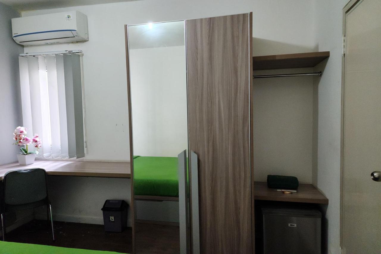 Barata Hotel Near Bandara Soekarno Hatta Τάνγκερανγκ Εξωτερικό φωτογραφία